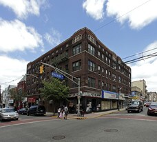 4301 Bergenline Ave in Union City, NJ - Building Photo