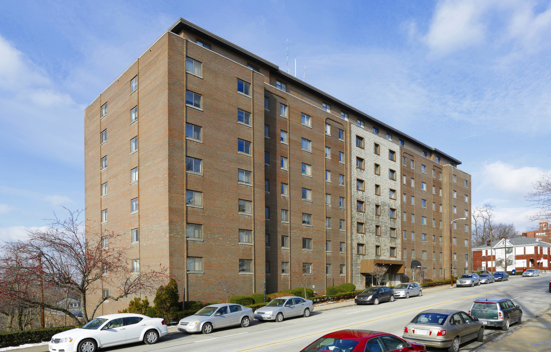 Pendale Towers in Pittsburgh, PA - Foto de edificio