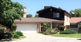 4422 W Douglas Ave, Unit 4422 in Visalia, CA - Building Photo