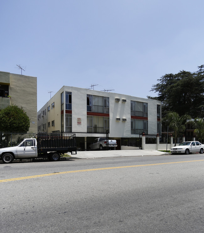 3121 Geneva St in Los Angeles, CA - Foto de edificio - Building Photo