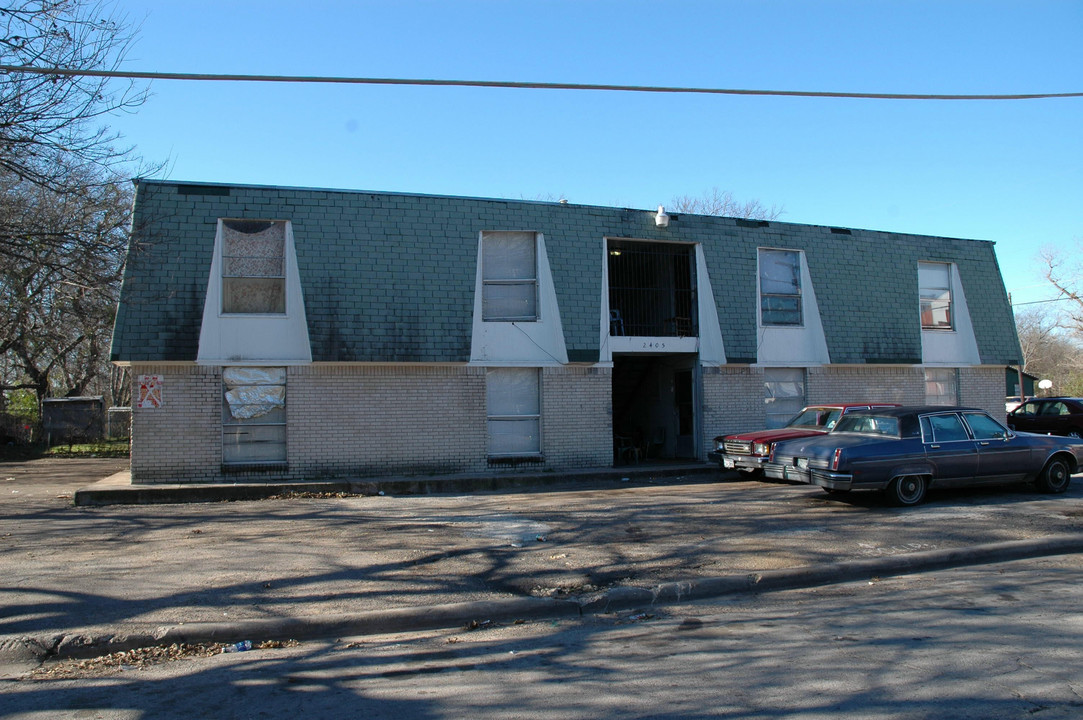 2405 Foreman St in Dallas, TX - Foto de edificio