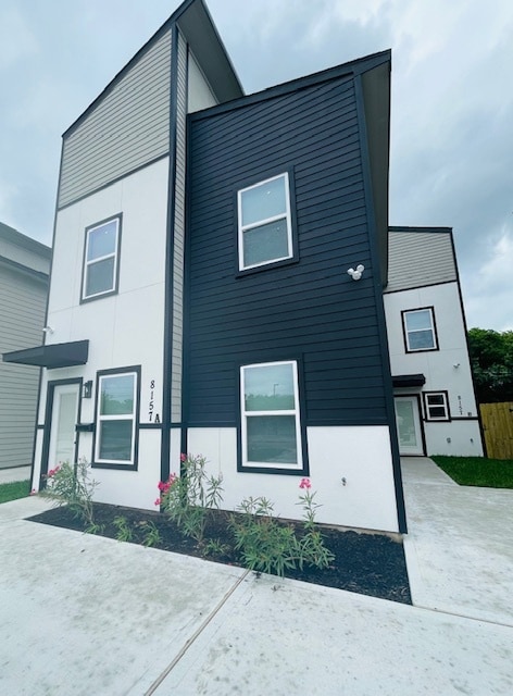 property at 8157 Tate St