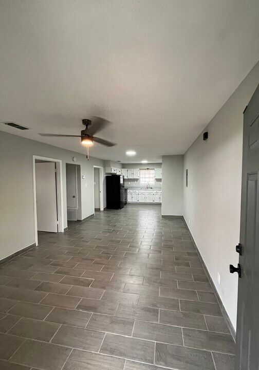 2906 Corpus Christi St, Unit 2 in Laredo, TX - Building Photo