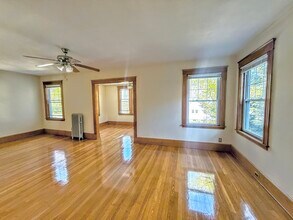 8 Belmont St, Unit 2 in Newton, MA - Building Photo - Building Photo