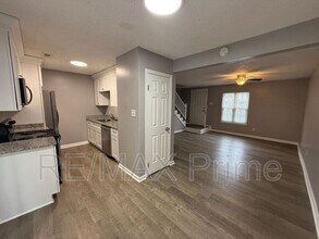 906 Seabreeze Ct in Chesapeake, VA - Building Photo - Building Photo