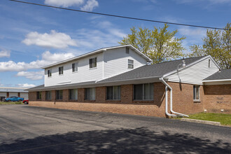 Bellows Street Apartments in Mt. Pleasant, MI - Building Photo - Building Photo