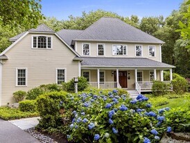 93 W Goulding St in Sherborn, MA - Building Photo