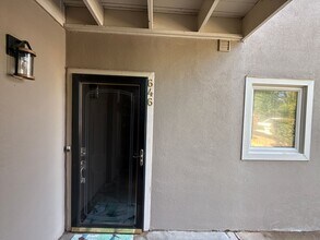 646 Portside Dr in Davidson, NC - Foto de edificio - Building Photo