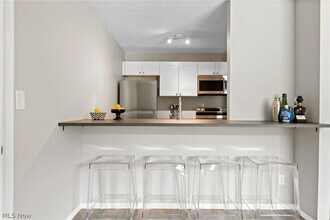 10532 Clifton Blvd in Cleveland, OH - Building Photo - Building Photo