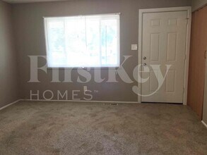 4813 Cherry Blossom Ln in Hazelwood, MO - Building Photo - Building Photo