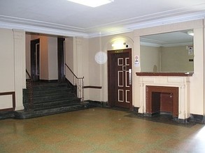 2000 Quentin Rd in Brooklyn, NY - Building Photo - Lobby