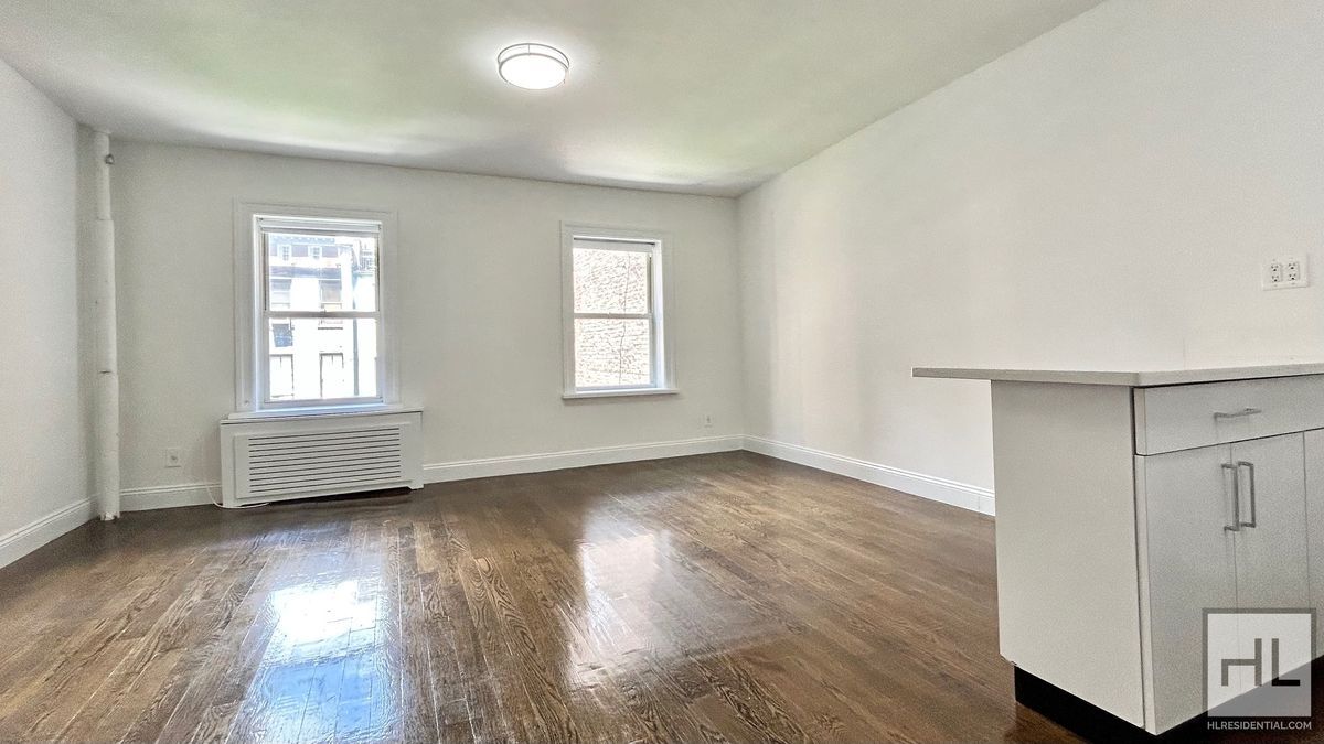 EAST 65 STREET in New York, NY - Building Photo