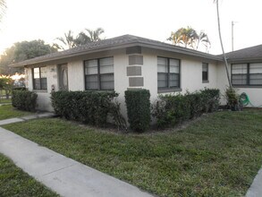 4648 Summit Blvd in West Palm Beach, FL - Building Photo - Building Photo
