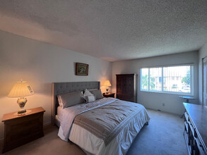 342 Pine Ridge Cir in Greenacres, FL - Building Photo - Building Photo