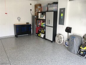 12134 Monterey Pine Ln in Ft. Myers, FL - Foto de edificio - Building Photo