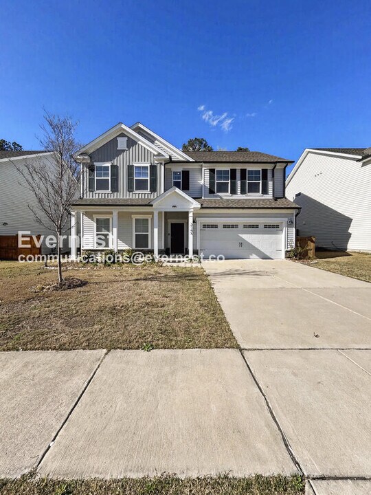 2145 Bethpage Dr in Fuquay Varina, NC - Building Photo