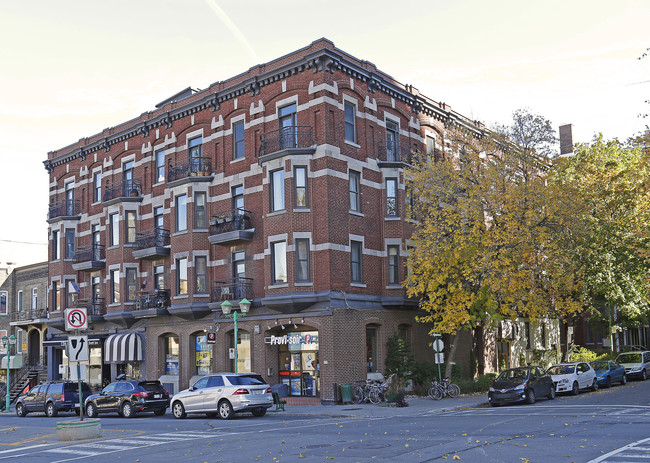 1124-1134 Laurier E in Montréal, QC - Building Photo - Primary Photo