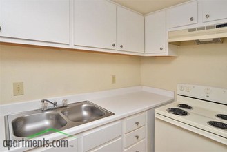 Willow Tree Apartments in Houston, TX - Building Photo - Interior Photo