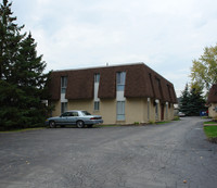 290 Colonial Dr in Youngstown, OH - Foto de edificio - Building Photo