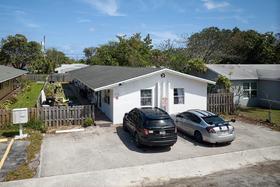 1018 S M St in Lake Worth, FL - Building Photo