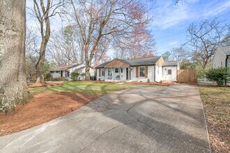 5015 Baylor Dr in Charlotte, NC - Building Photo - Building Photo