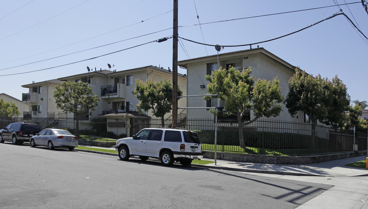 220 N Coffman St in Anaheim, CA - Building Photo