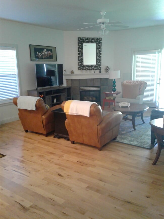 property at 406 W Sherman St
