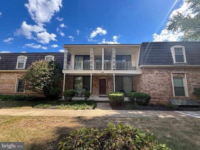 property at 3115 Patrick Henry Dr