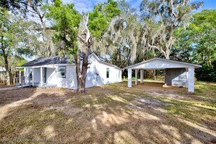 915 S Waldron Ave in Avon Park, FL - Building Photo