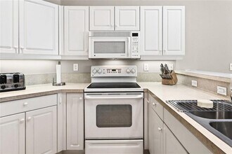 1421 Gondola Park Dr in Venice, FL - Building Photo - Building Photo