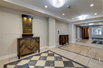 1900 Van Buren St in Hollywood, FL - Foto de edificio - Building Photo