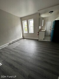 335 N Redfield St photo'