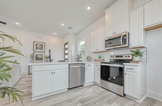 8405 Schneider St in Houston, TX - Building Photo - Building Photo