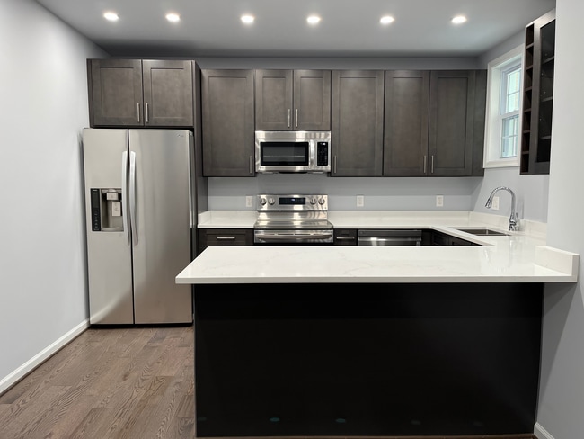 1801 Otis St NE, Unit 4 in Washington, DC - Foto de edificio - Building Photo