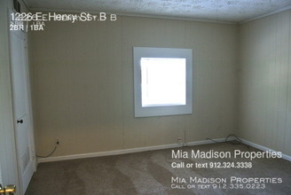 1226 E Henry St-Unit -B in Savannah, GA - Building Photo - Building Photo
