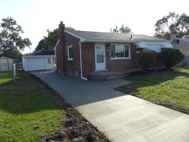 property at 7571 Pardee Rd