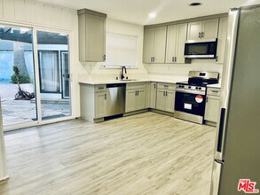 4675 Laurelgrove Ave in Los Angeles, CA - Building Photo - Building Photo