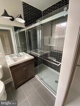 325 E 21st St in Baltimore, MD - Building Photo - Building Photo