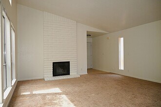 5608 Passero Way in Stockton, CA - Building Photo - Building Photo
