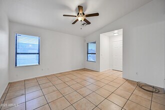 8606 W College Dr in Phoenix, AZ - Building Photo - Building Photo