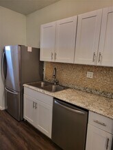 1226 W Gray St in Houston, TX - Building Photo - Building Photo