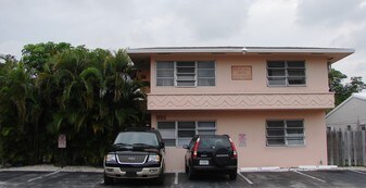 821 N Victoria Park Rd in Fort Lauderdale, FL - Building Photo