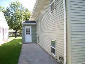 824 10th Ave S in Grand Forks, ND - Building Photo - Building Photo