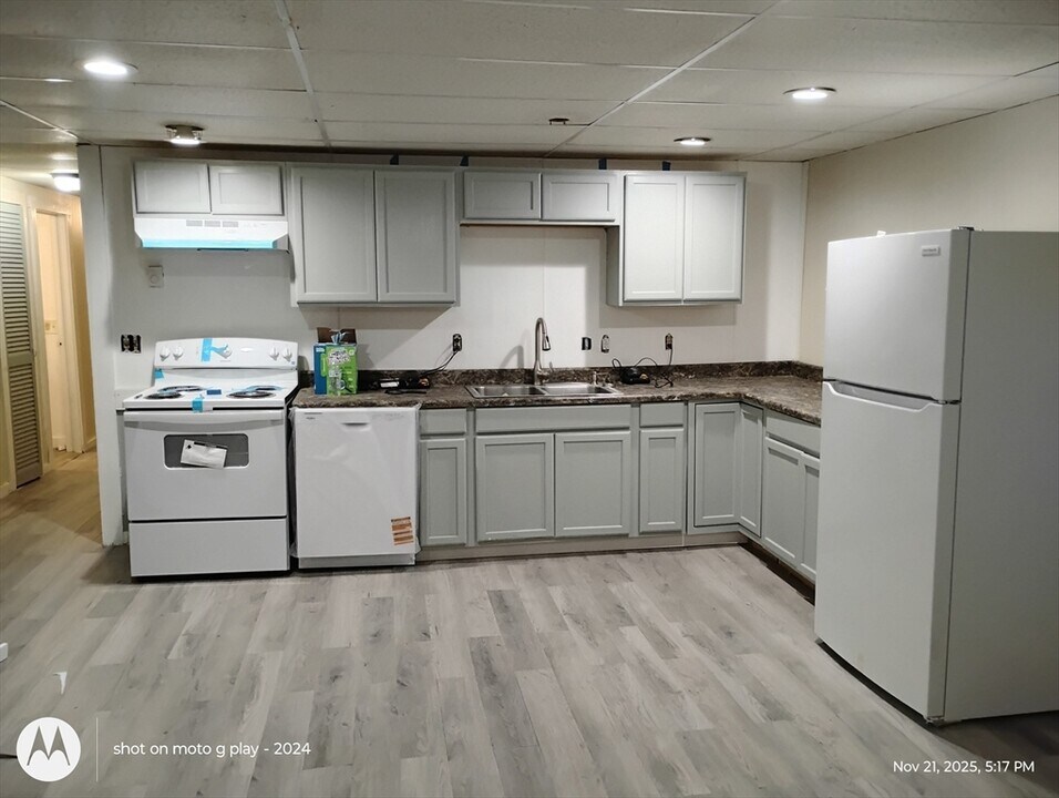 93 Pleasant St in Ware, MA - Building Photo