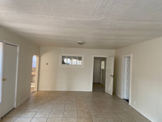 633 9th St in Orange Cove, CA - Building Photo - Building Photo