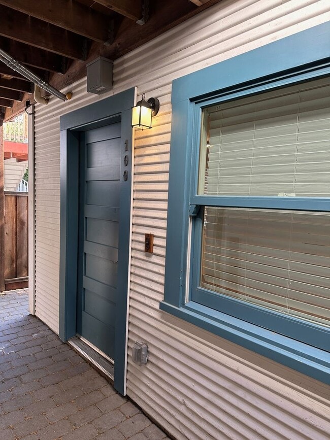 305 U St in Sacramento, CA - Building Photo - Building Photo