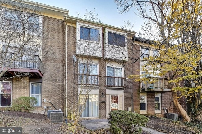 14414 Taos Ct in Aspen Hill, MD - Foto de edificio - Building Photo