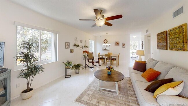 2950 SE Ocean Blvd, Unit 8-6 in Stuart, FL - Building Photo - Building Photo