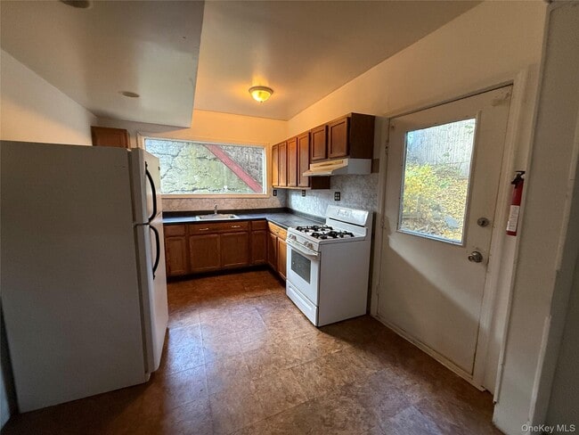 42 Ulster Ave in Walden, NY - Building Photo - Building Photo