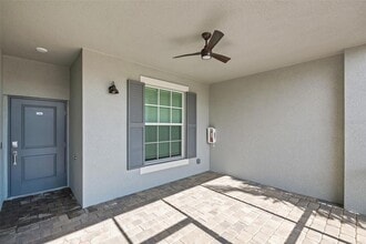 19015 Scallop Lp, Unit 104 in Lakewood Ranch, FL - Foto de edificio - Building Photo